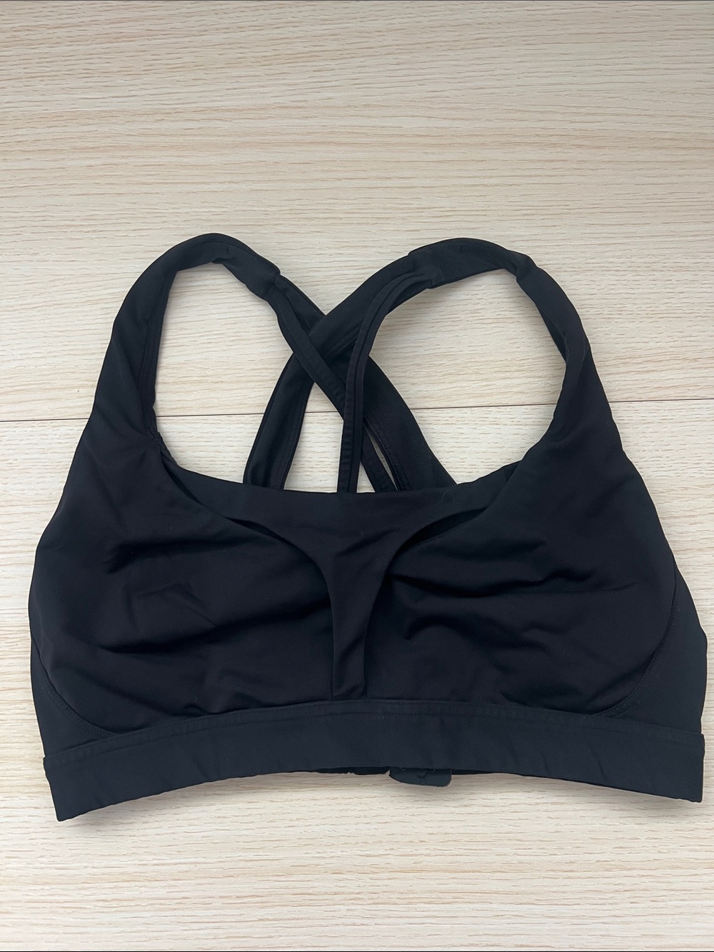 Lululemon Criss Cross Clasp Back Sports Bra